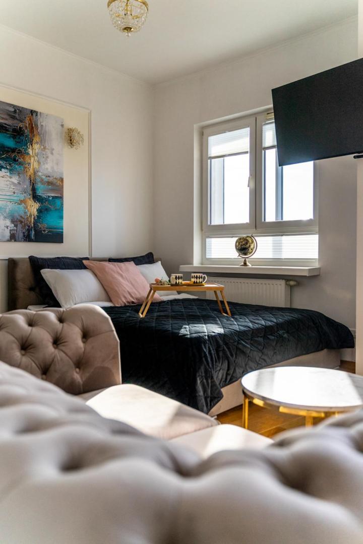 Wola 14th Floor - Parking & Balcony - By Rentujemy Apartment *