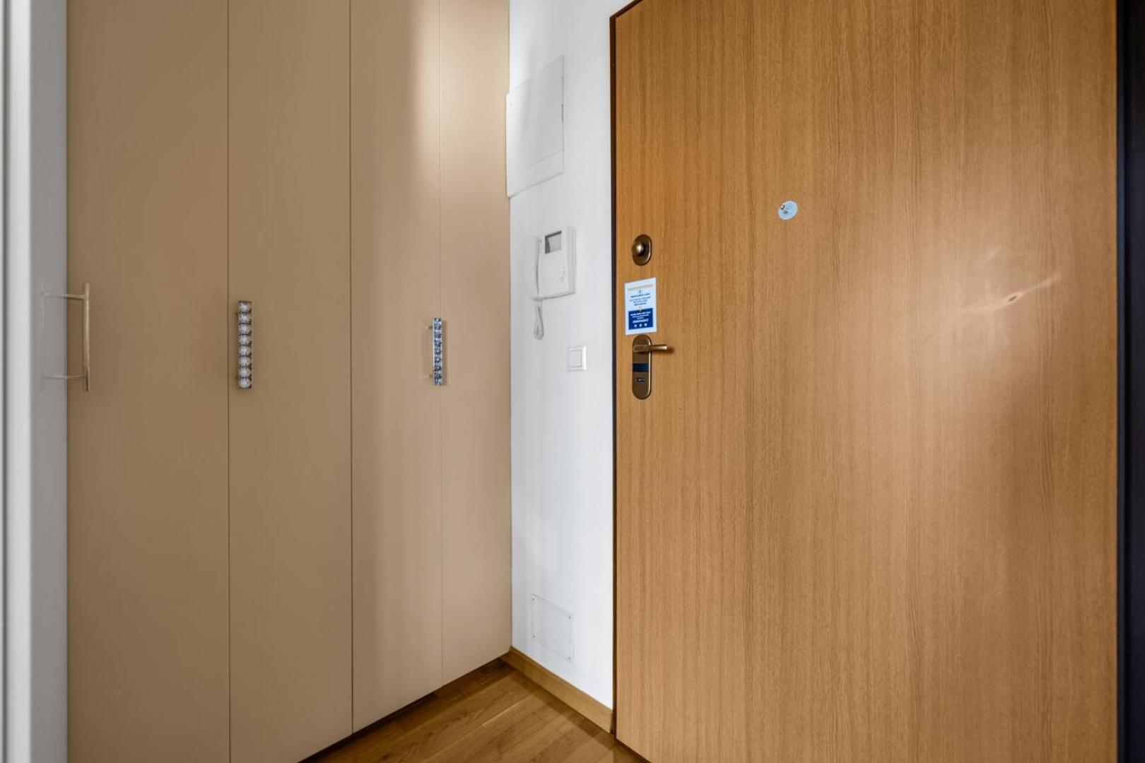 Wola 14th Floor - Parking & Balcony - By Rentujemy