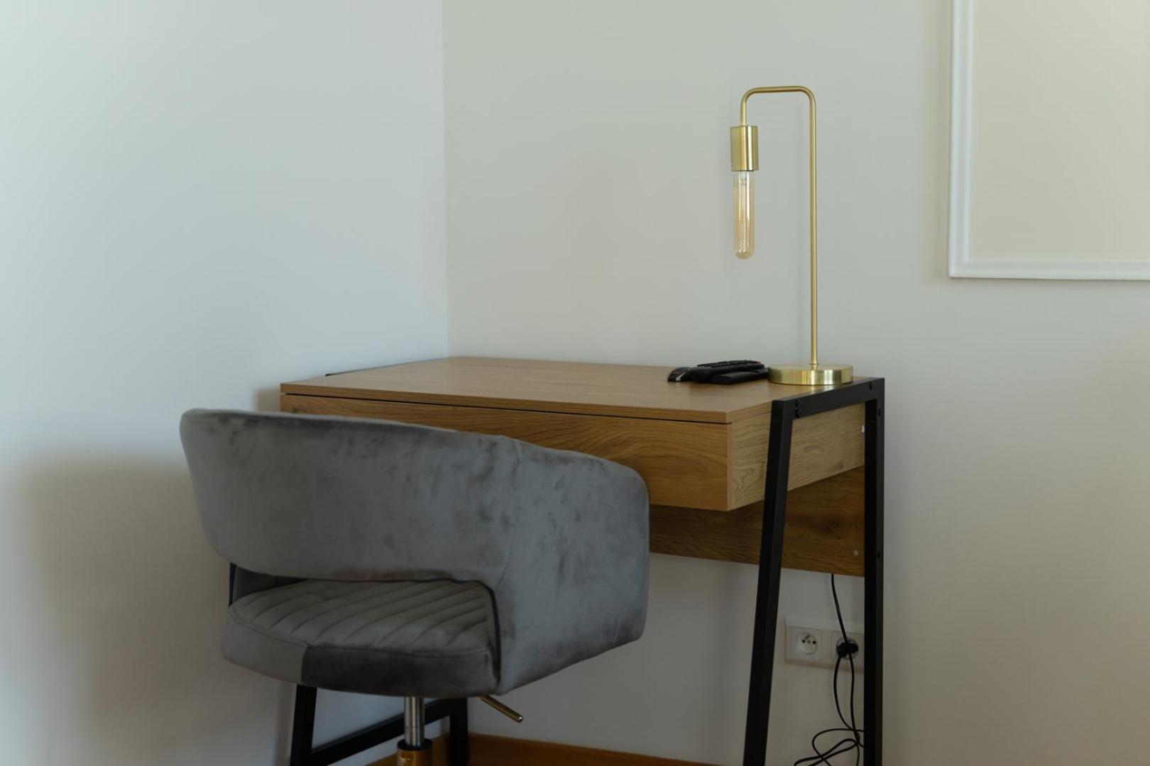 Wola 14th Floor - Parking & Balcony - By Rentujemy Apartment