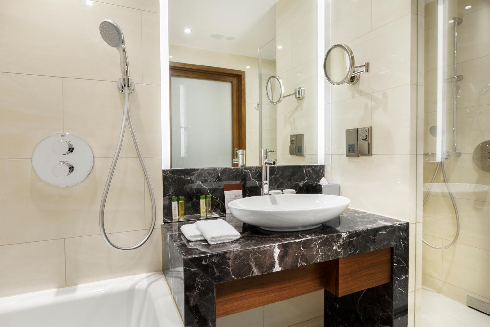 Doubletree By Hilton & Conference Centre Warsaw