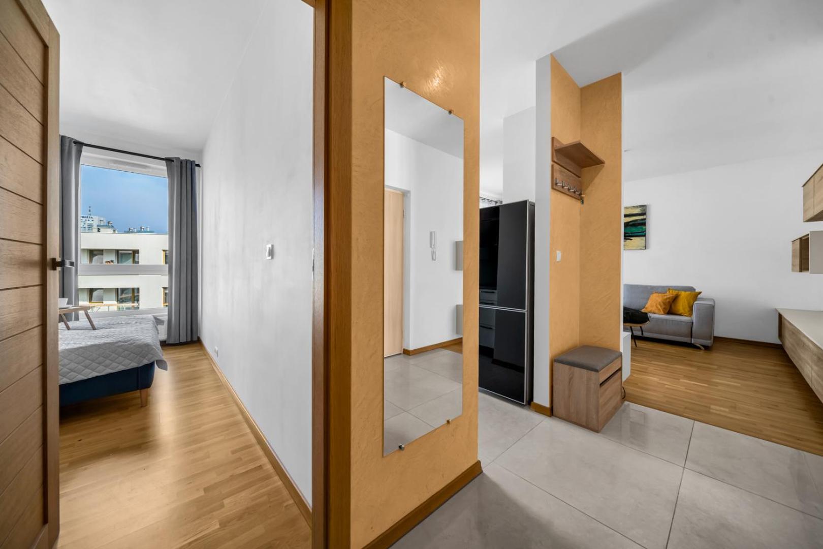 Apartment Wola - Parking And Balcony - By Rentujemy