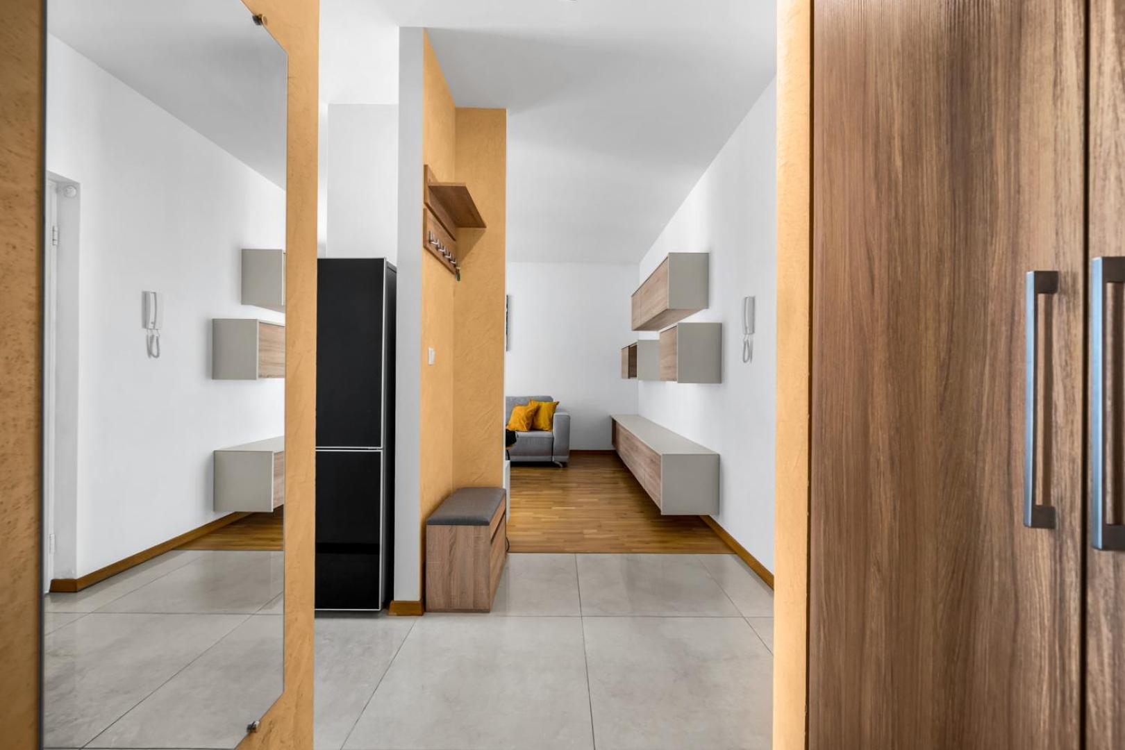 Wola - Parking And Balcony - By Rentujemy Apartment Warsaw