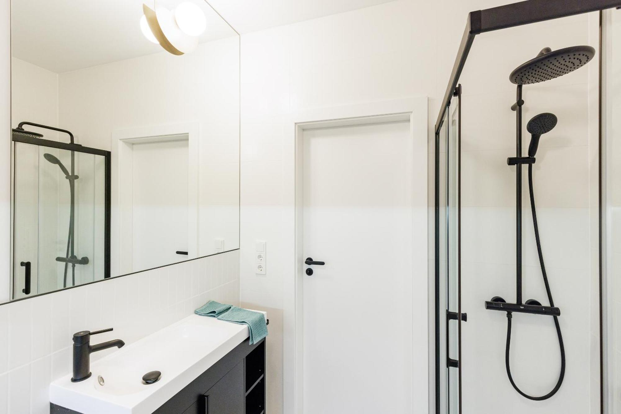 Carmel Apartment *