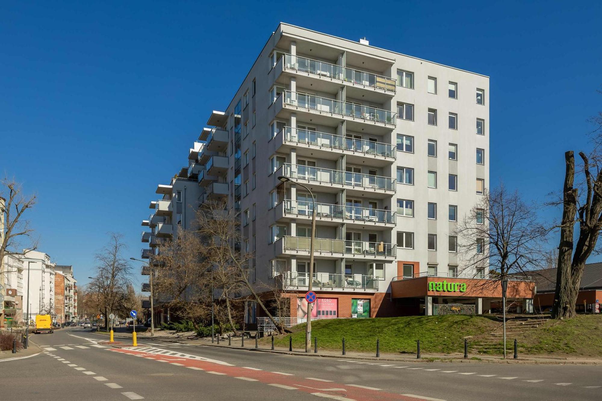 Spacious With Parking And Garden By Renters Apartment
