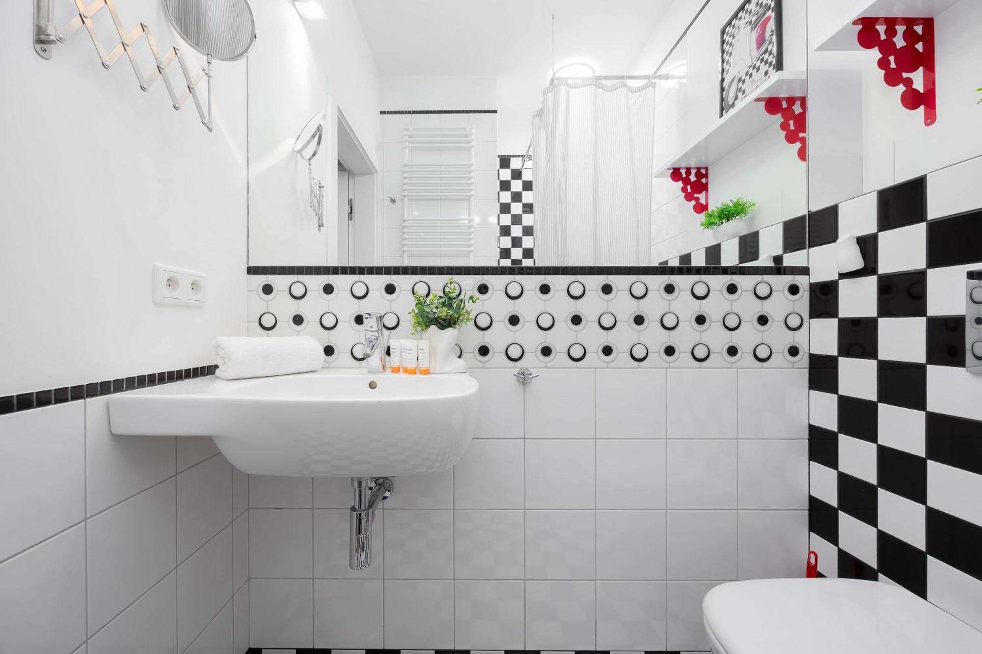 Leszczynska American Retro With Balcony Warsaw's Powisle By Renters * Warsaw