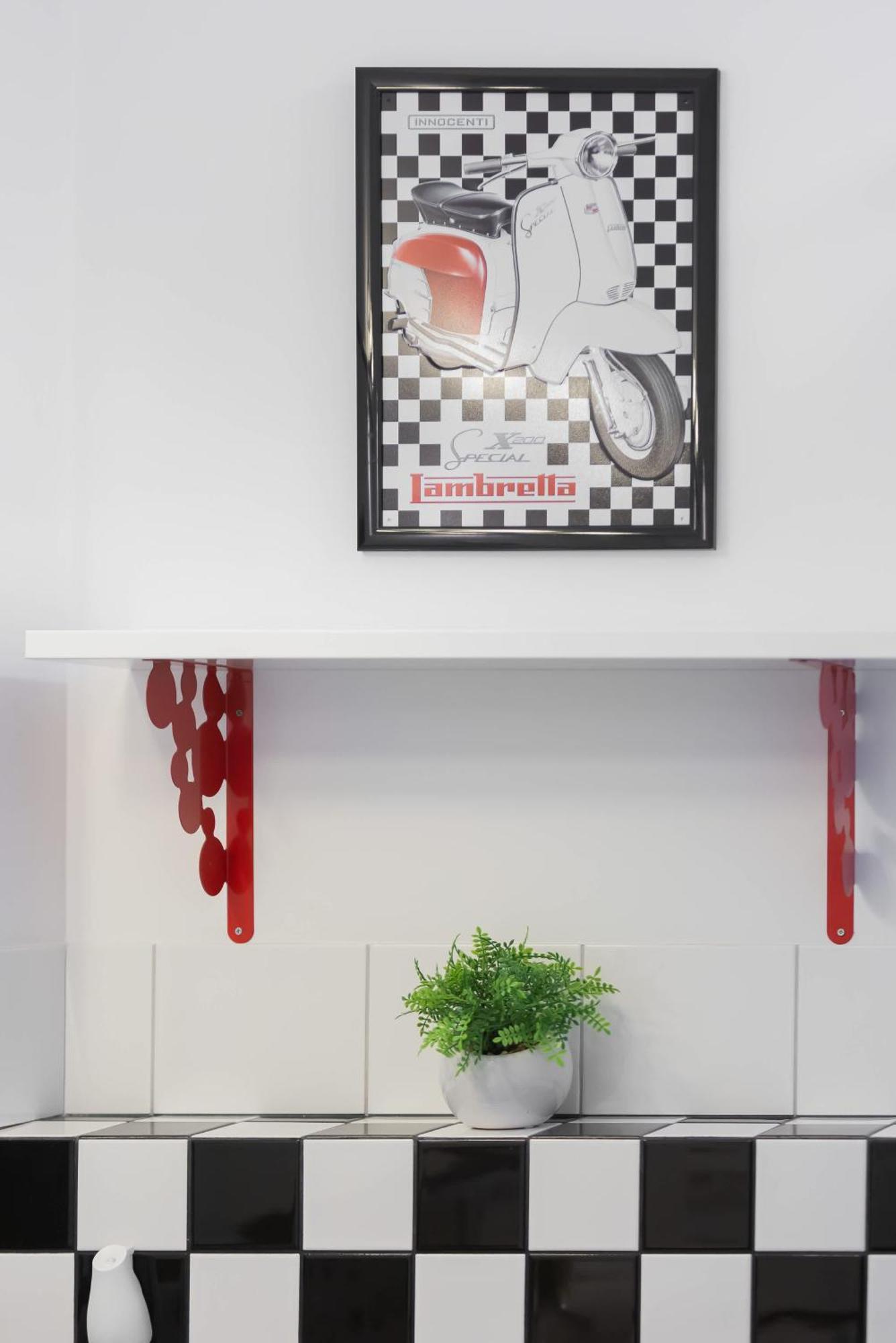 Apartment Leszczynska American Retro With Balcony Warsaw's Powisle By Renters