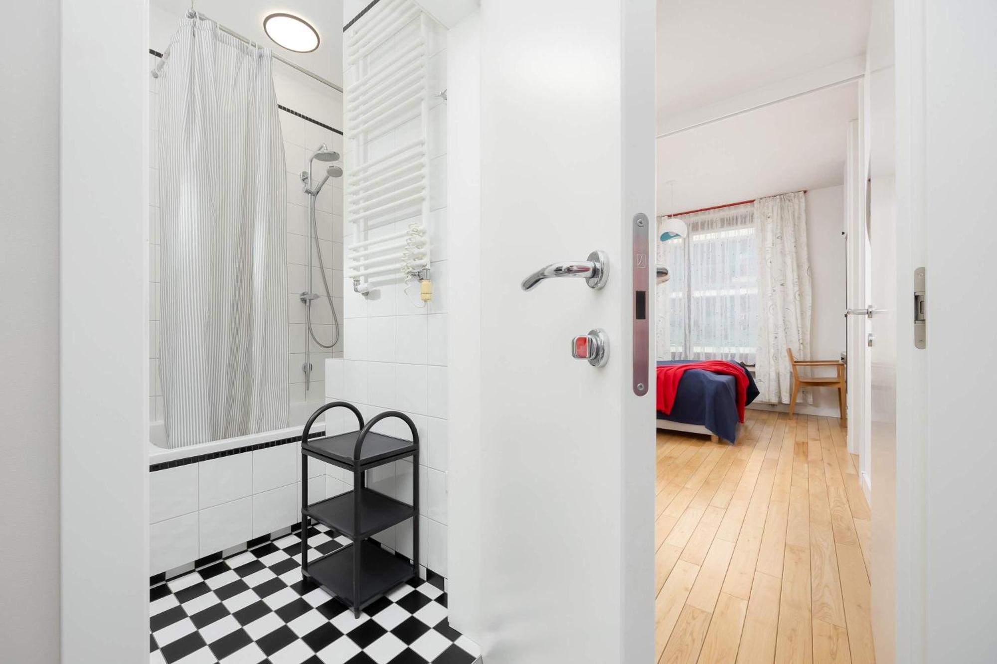 Apartment Leszczynska American Retro With Balcony Warsaw's Powisle By Renters Warsaw