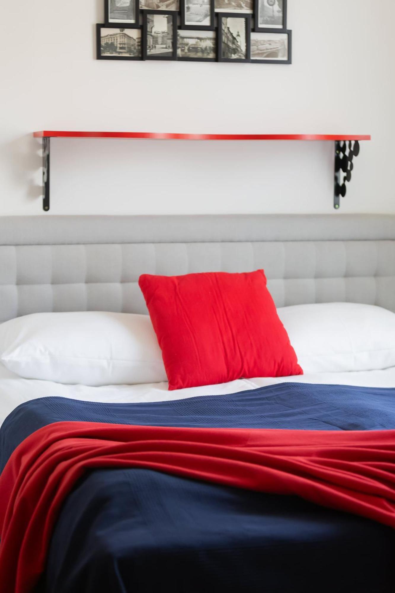 Leszczynska American Retro With Balcony Warsaw's Powisle By Renters * Warsaw