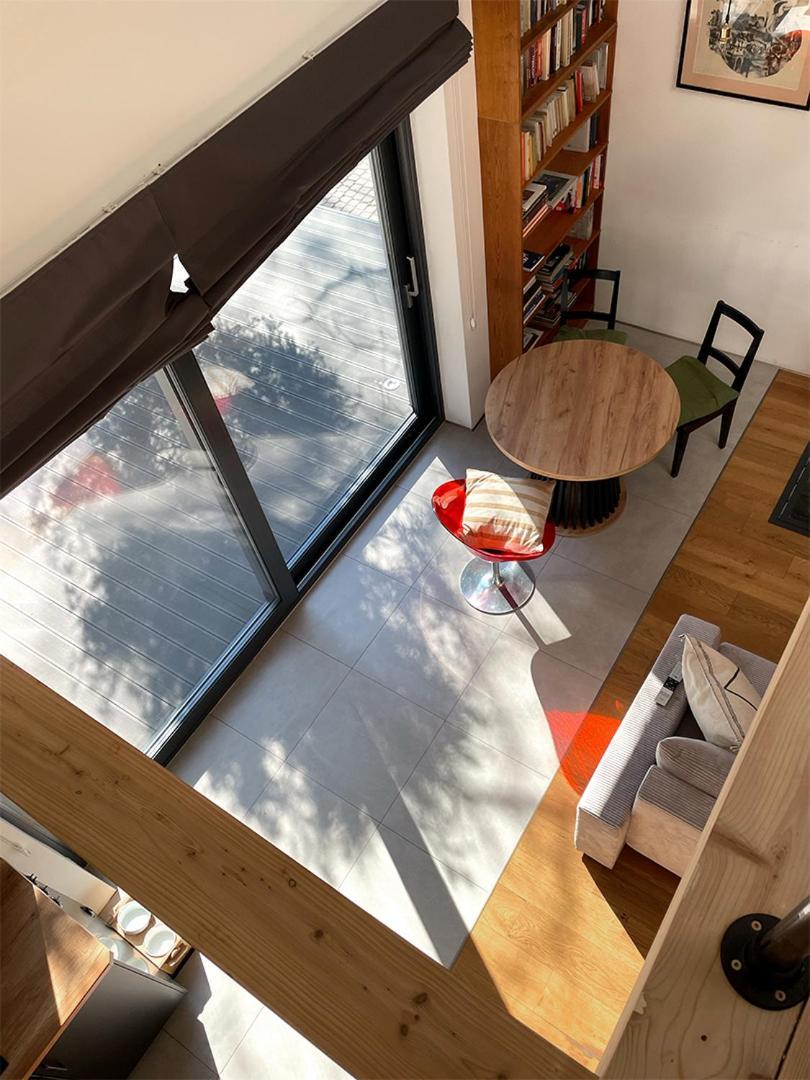 Modern Loft With A Garden