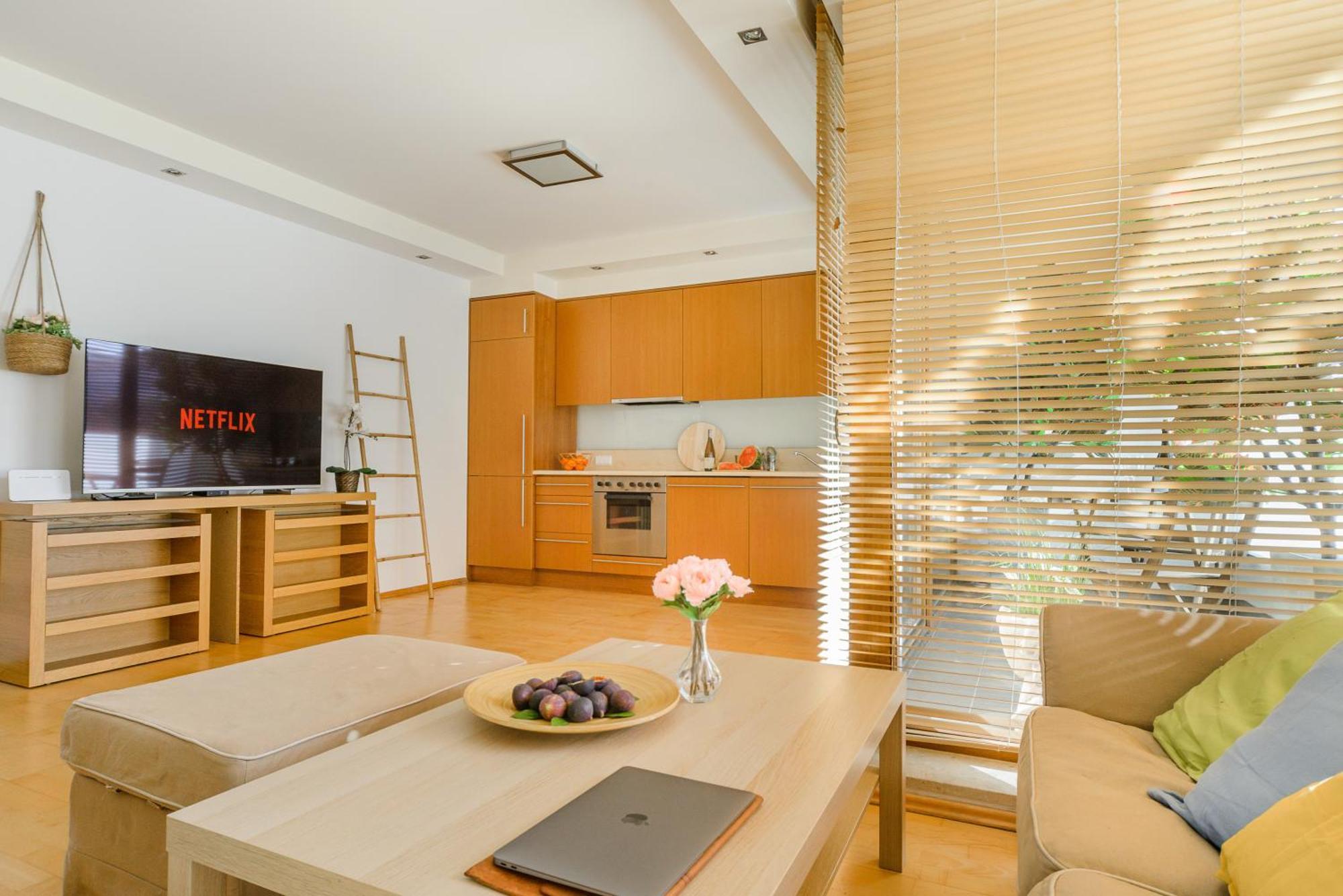 Lumina Luxury 3-rooms In Apartment