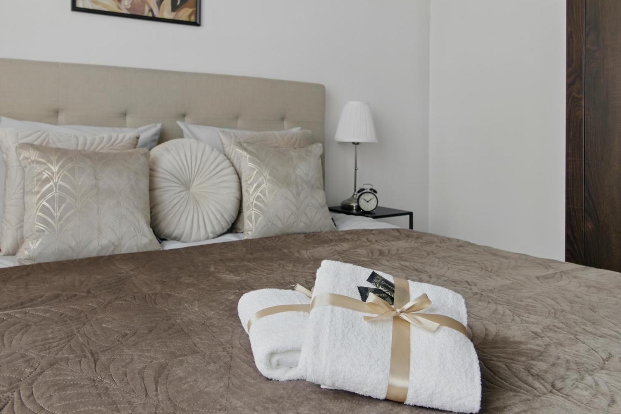 Apartament Riverside Retreat By Vistula 2br & Separate Living & Balcony In The Center Warszawa