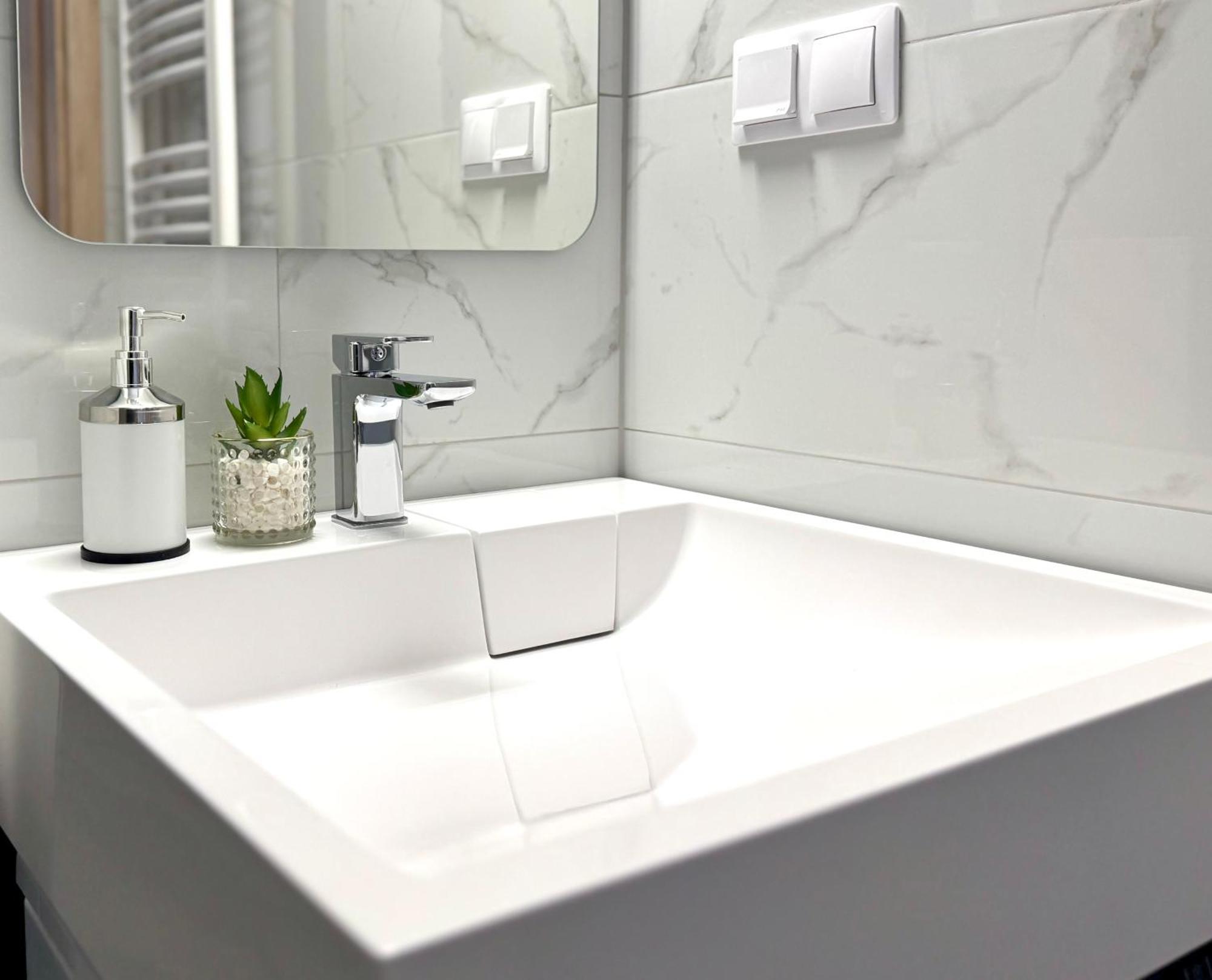 K22 Galeria Mokotow Modzelewskiego Apartment *