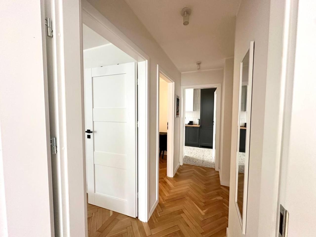 Ohmyhome - Platynowa Warsaw