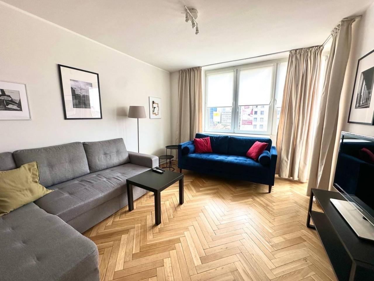 Ohmyhome - Platynowa Apartment Warsaw