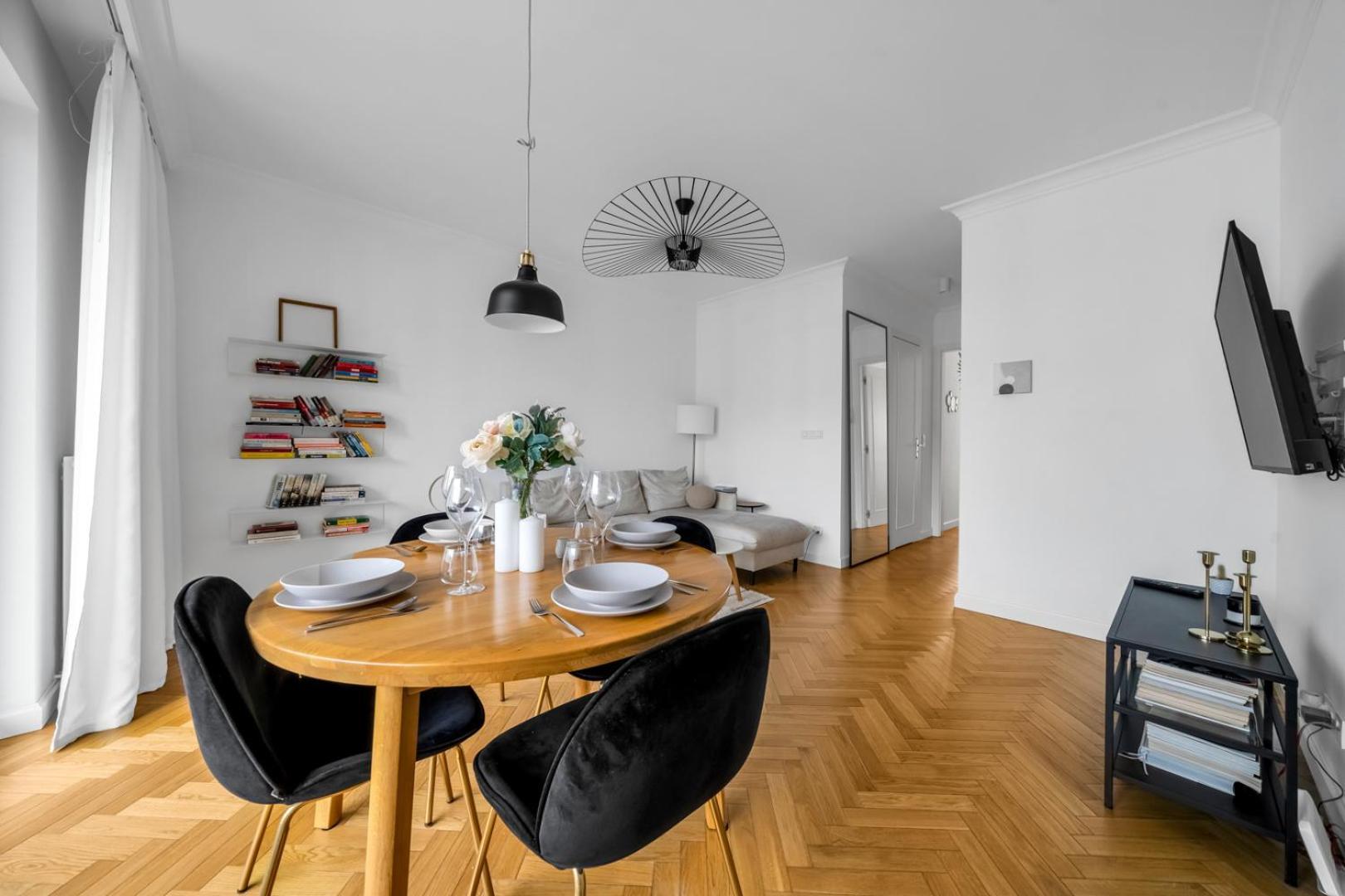 Apartment Zoliborz - Parking & Two Balconies - By Rentujemy *