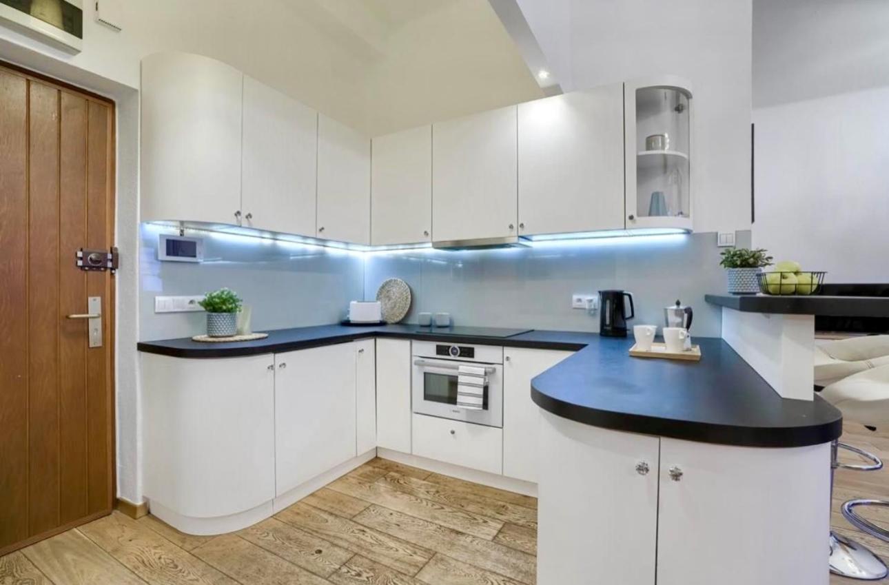 Castle & Culture - Modern 2-room With Balcony In Center Căn hộ Warsaw