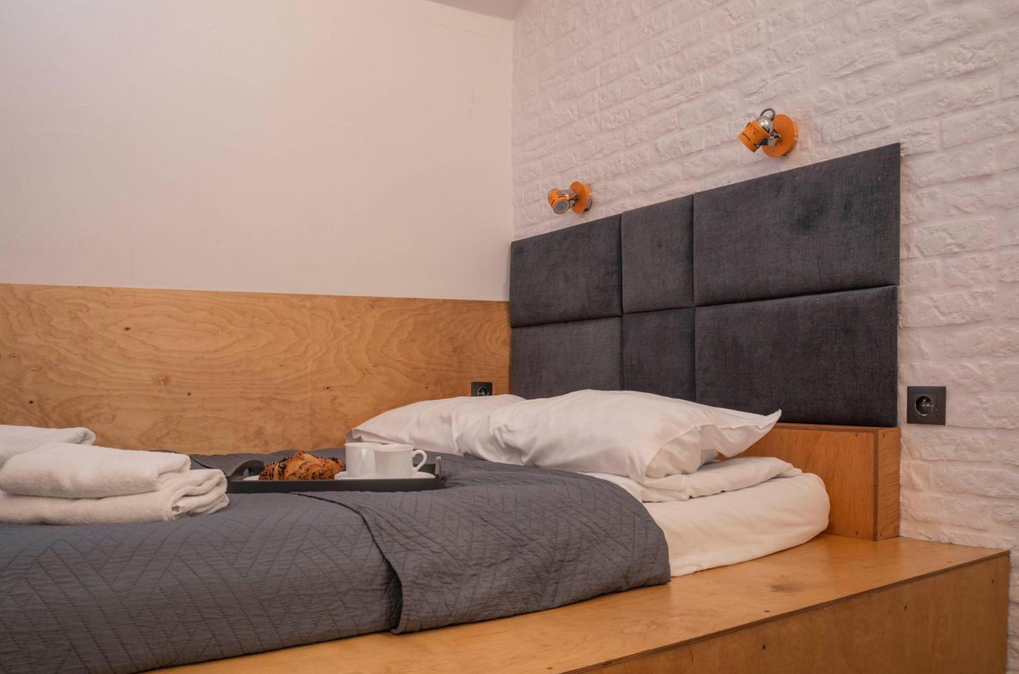 New World St Hostel And Private Room