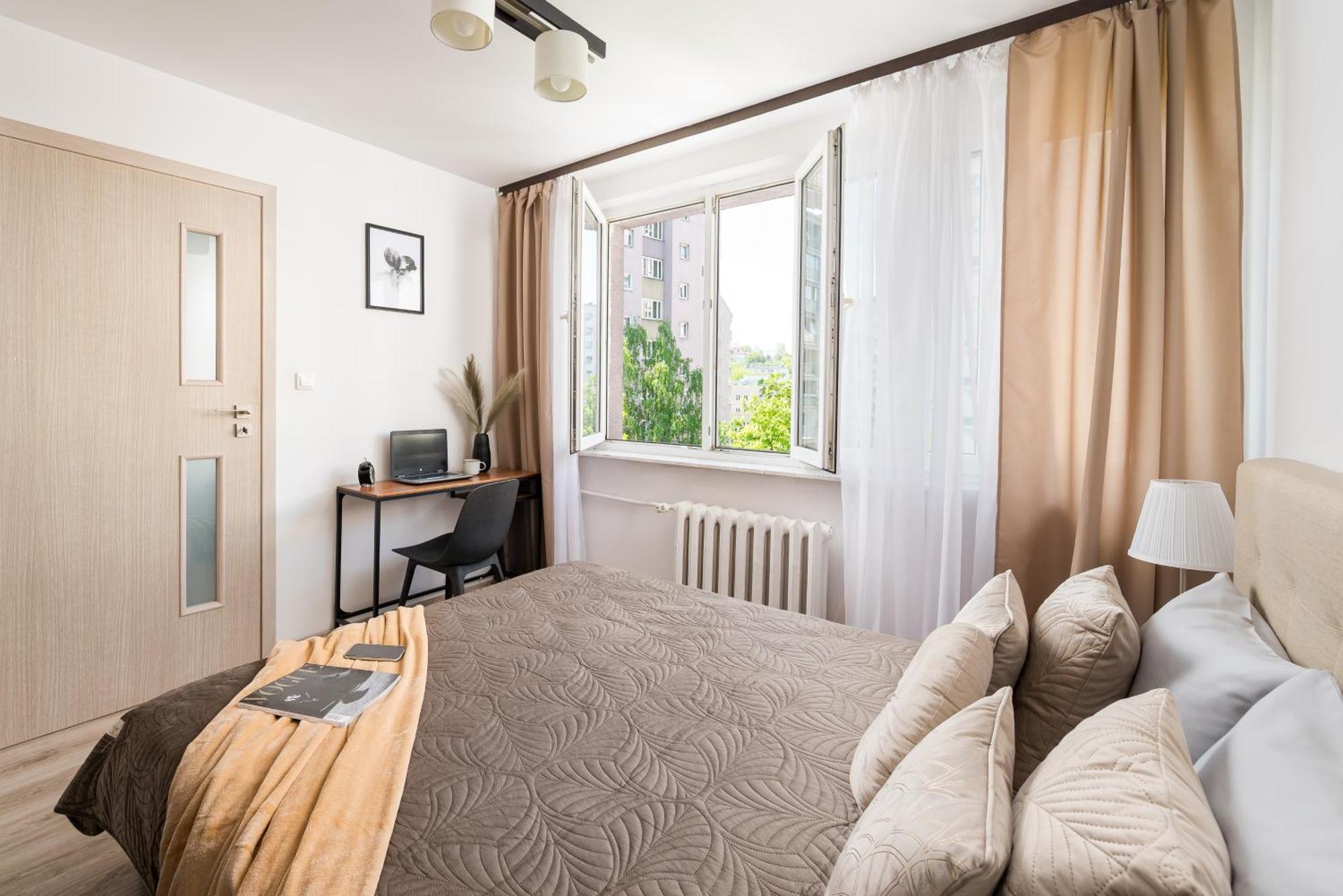 Riverside Retreat By Vistula 2br & Separate Living & Balcony In The Center Warszawa