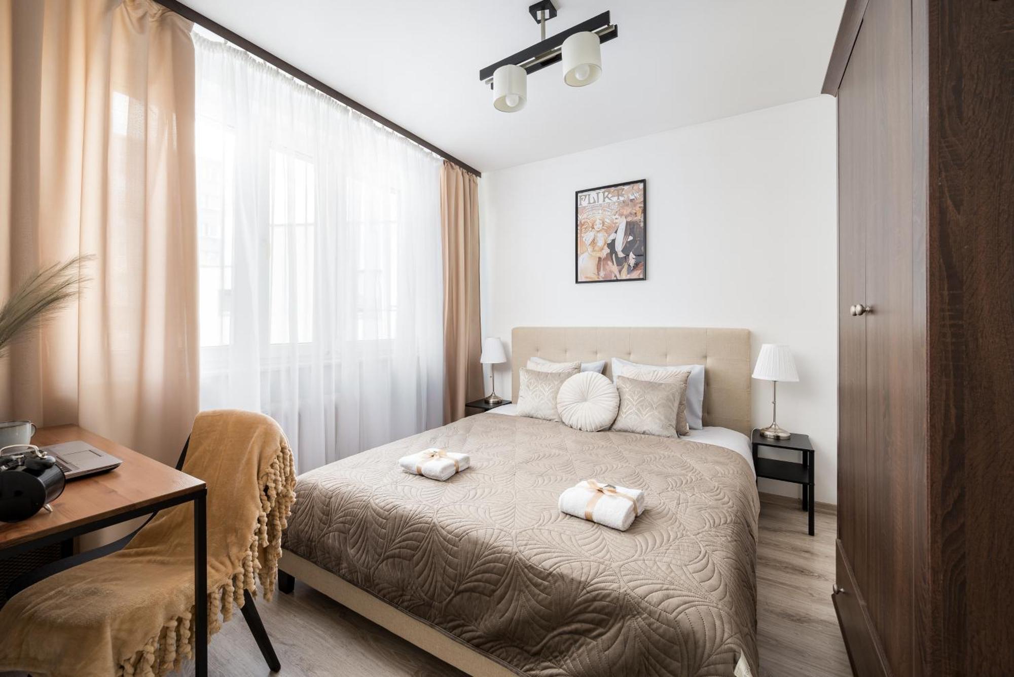 Riverside Retreat By Vistula 2br & Separate Living & Balcony In The Center Apartament *