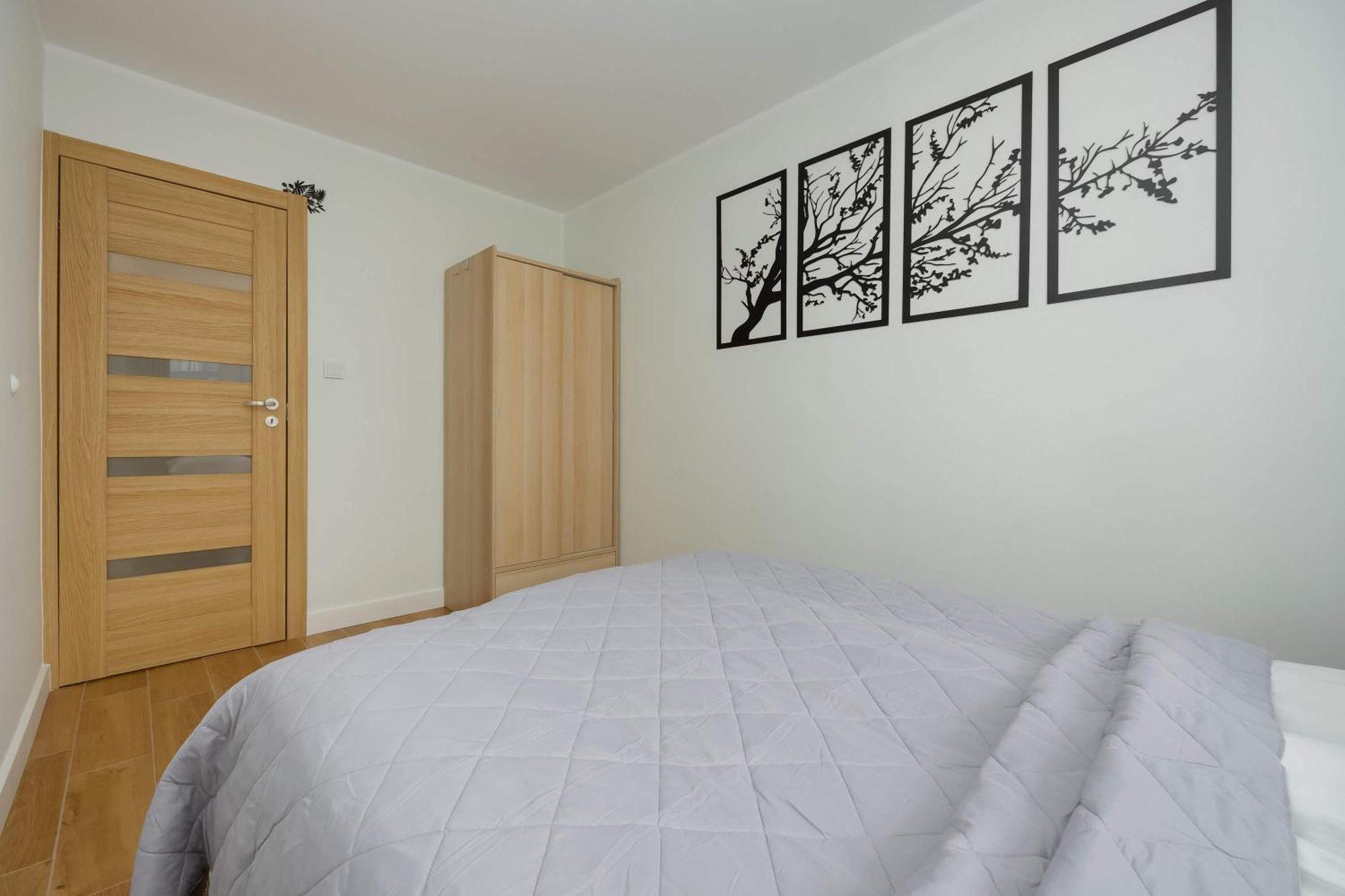 Bright With Air Conditioning In The Capital By Renters Apartment *