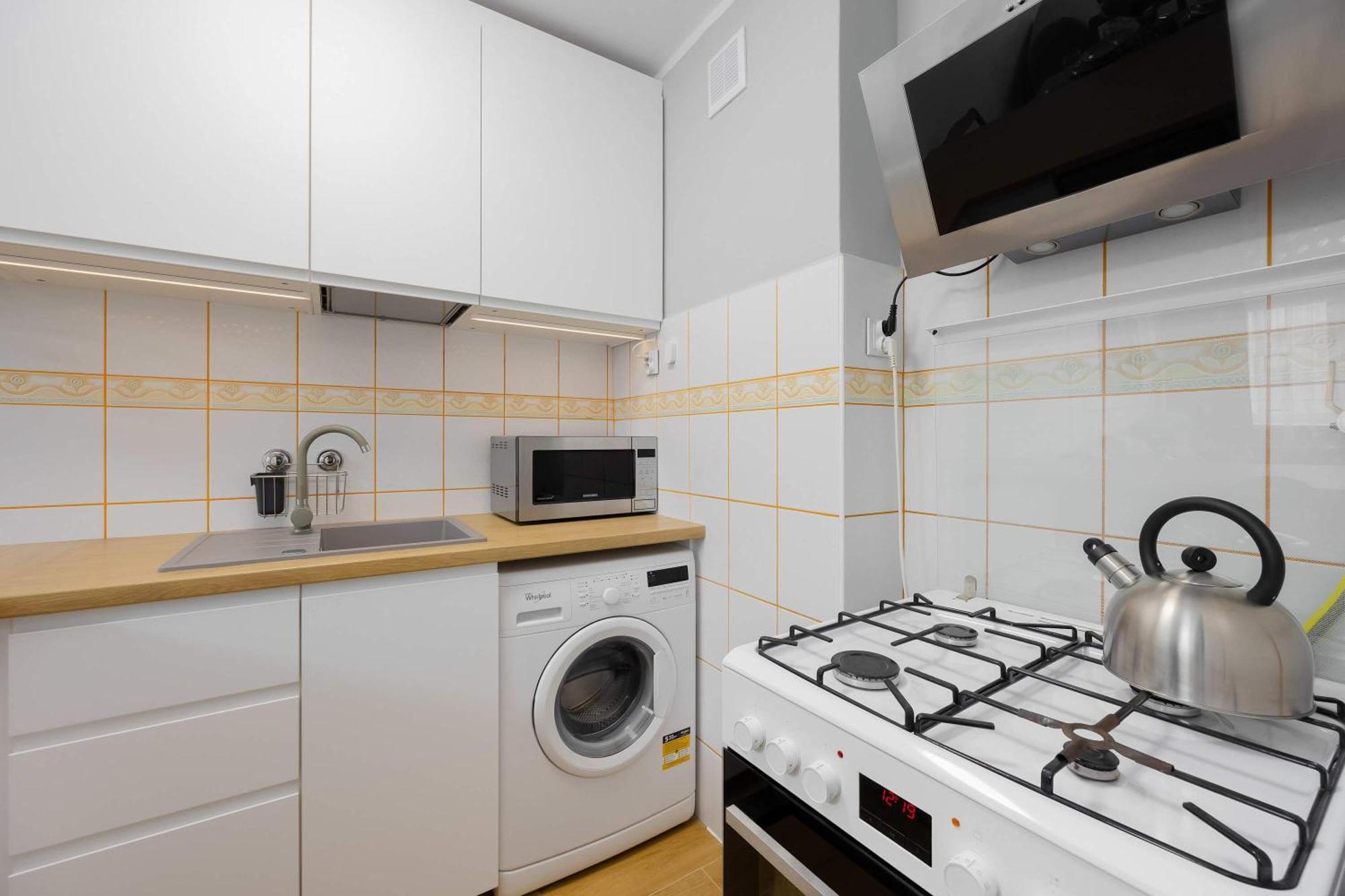 Bright With Air Conditioning In The Capital By Renters *
