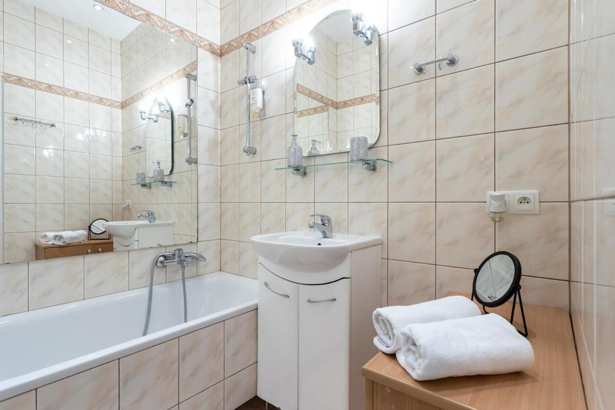 Chic - 10 People - Center -nowy Swiat Warsaw