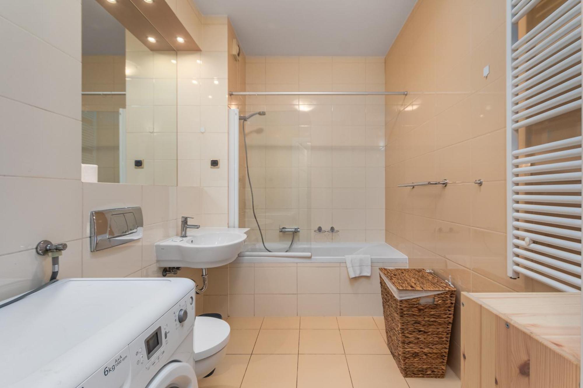 Apartment Obrzezna 1 By Homeprime *