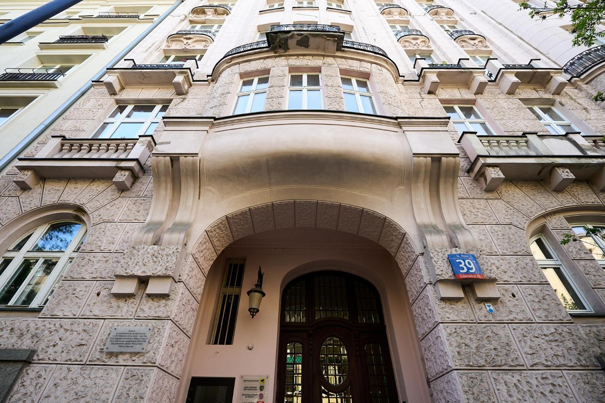 The Champagne Center Hoza Premium Apartment Warsaw