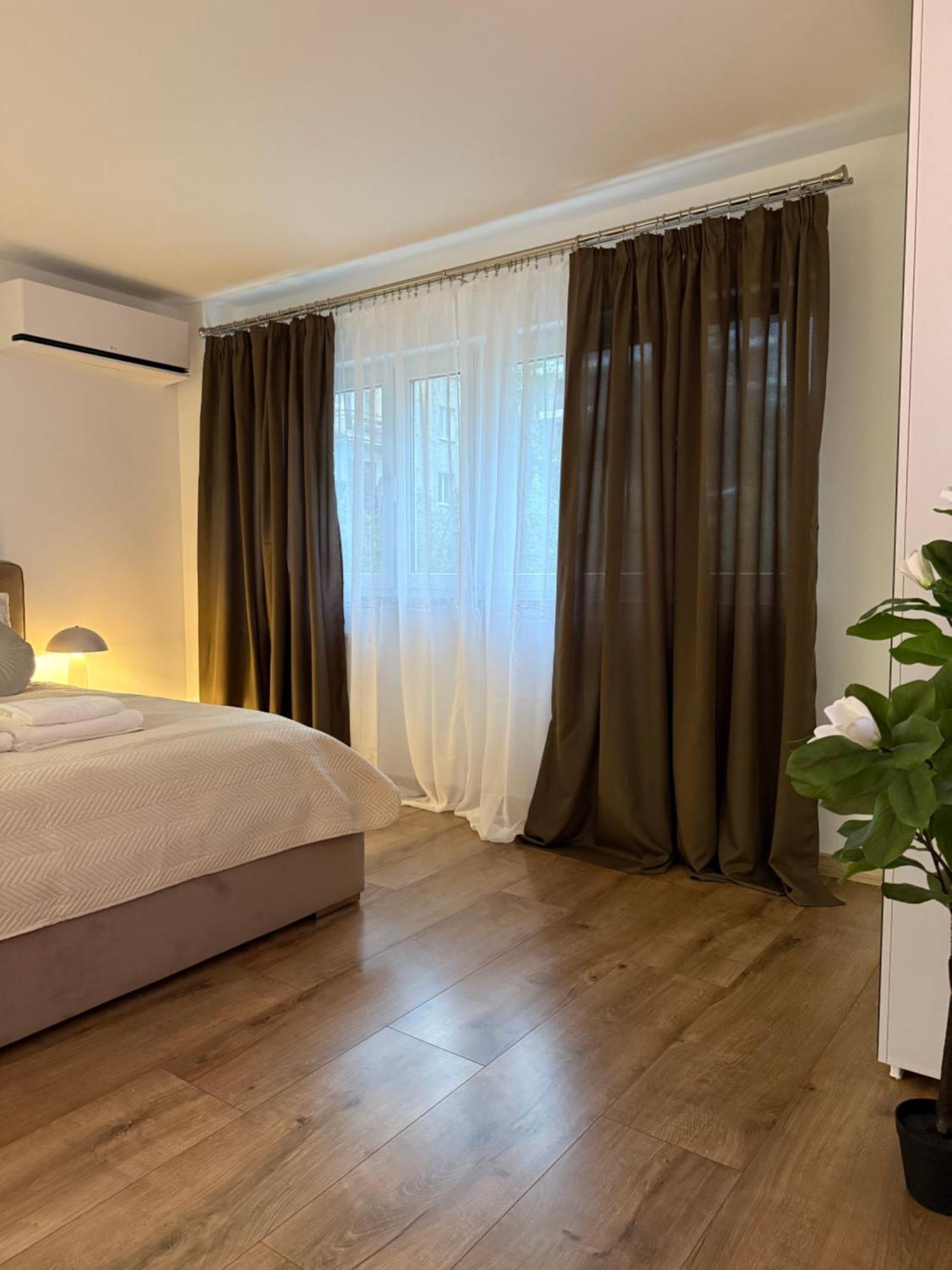 Deluxury Chmielna Apartment