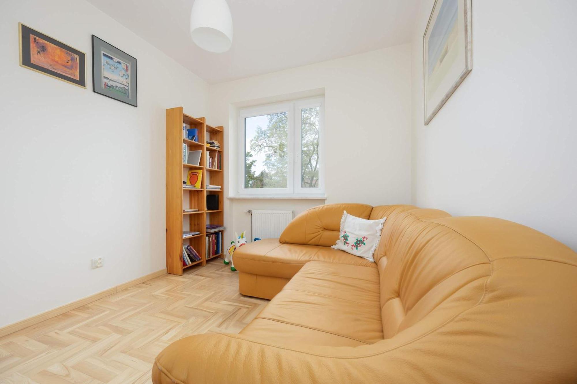 Apartment Spacious With 4 Bedrooms And Parking In Warsaw's Ochota By Nolegi Renters Warsaw