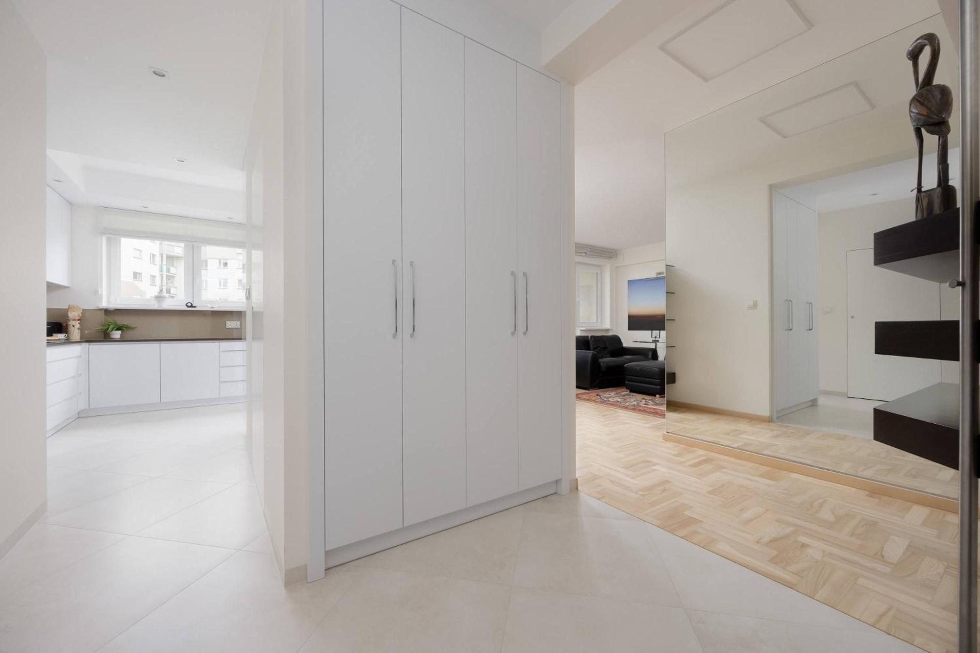 Spacious With 4 Bedrooms And Parking In Warsaw's Ochota By Nolegi Renters * Warsaw