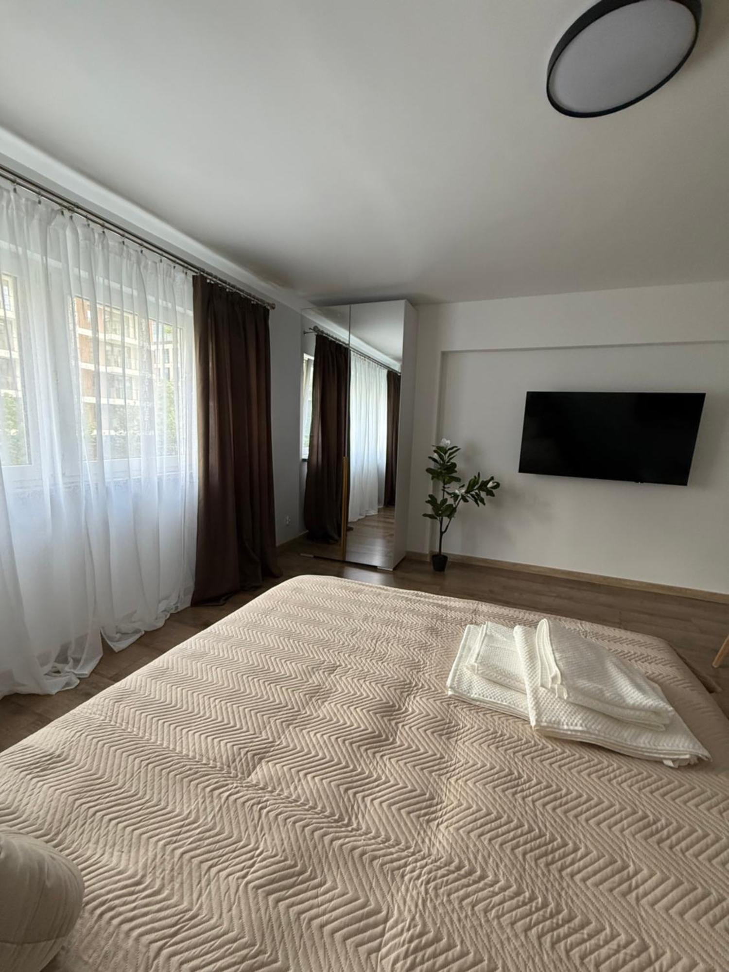 Apartment Deluxury Chmielna *