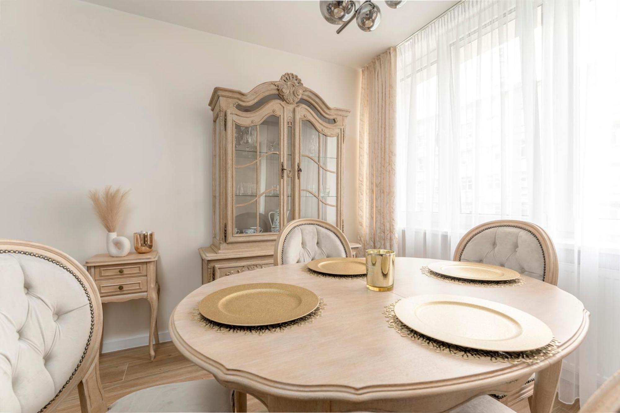 Căn hộ Jerozolimskie Premium *