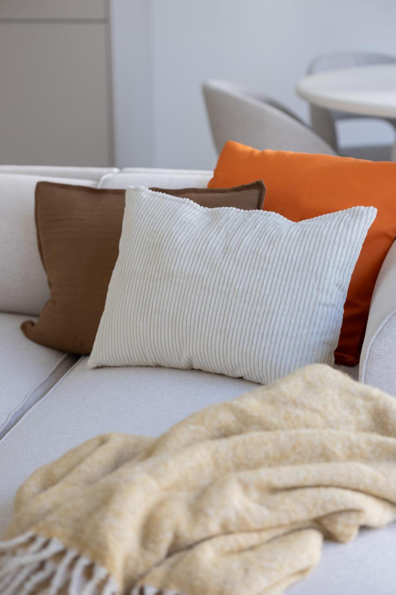 Luxury Towarowa Towers With Parking And Air Conditioning In Warsaw's Wola District By Renters Prestige Apartment