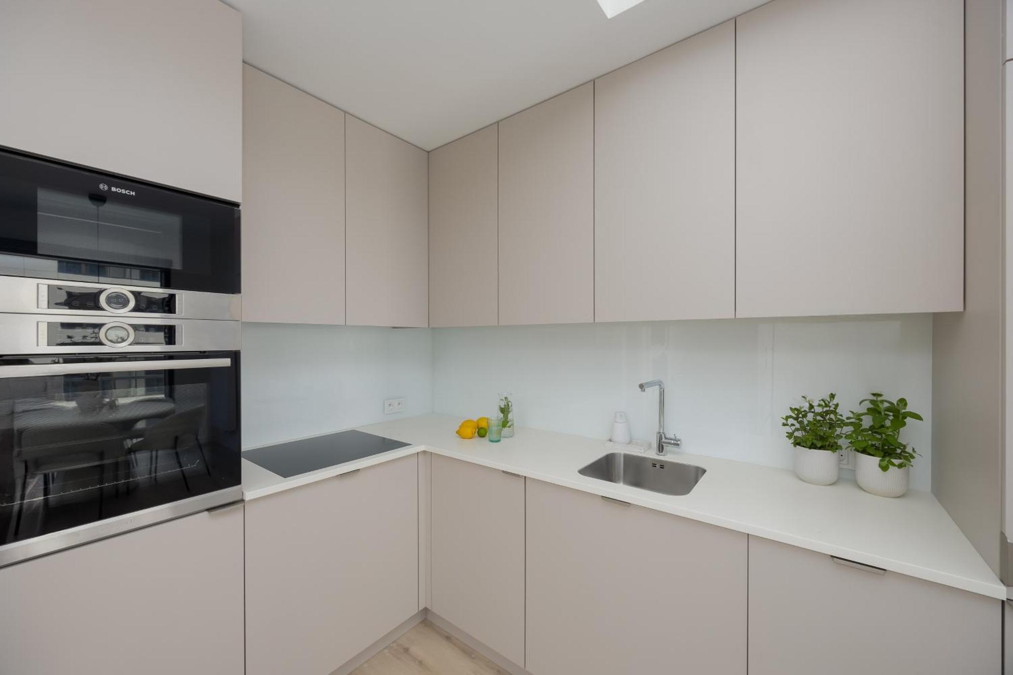 Luxury Towarowa Towers With Parking And Air Conditioning In Warsaw's Wola District By Renters Prestige Warsaw