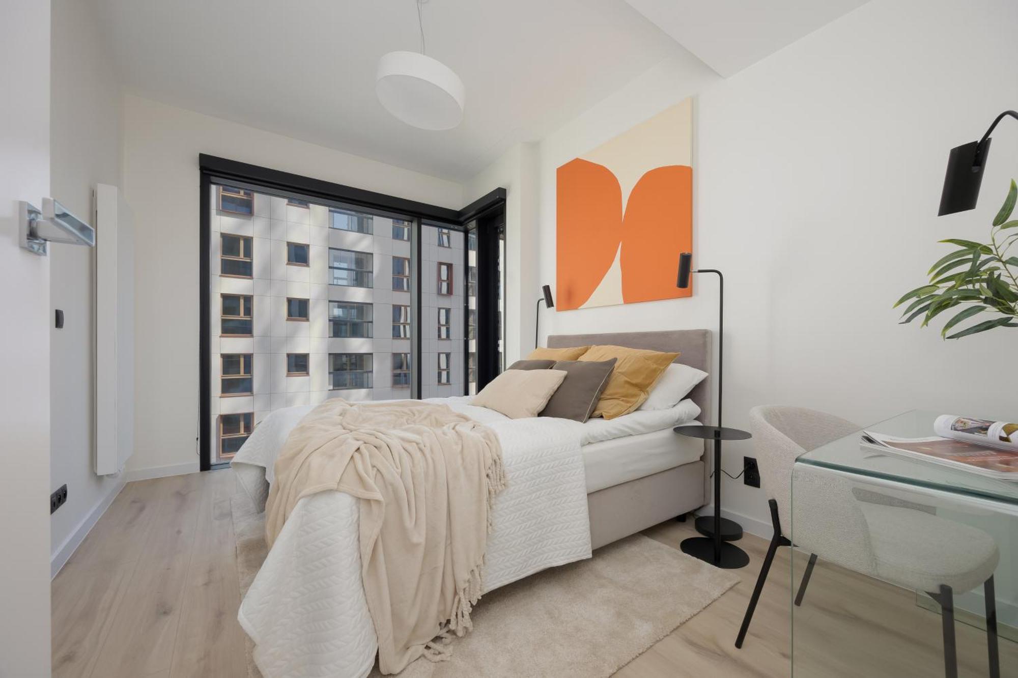 Apartment Luxury Towarowa Towers With Parking And Air Conditioning In Warsaw's Wola District By Renters Prestige