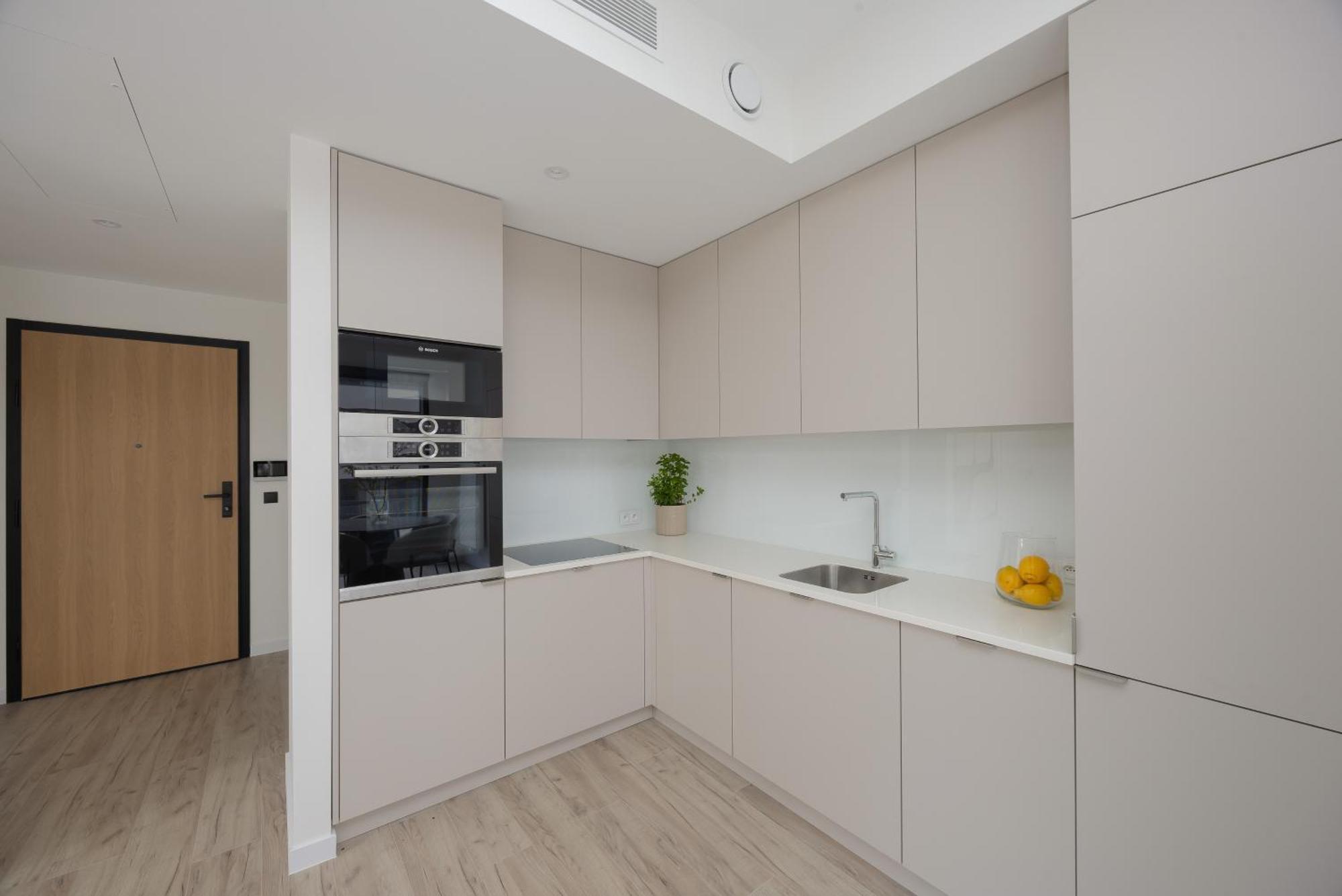 Luxury Towarowa Towers With Parking And Air Conditioning In Warsaw's Wola District By Renters Prestige * Warsaw