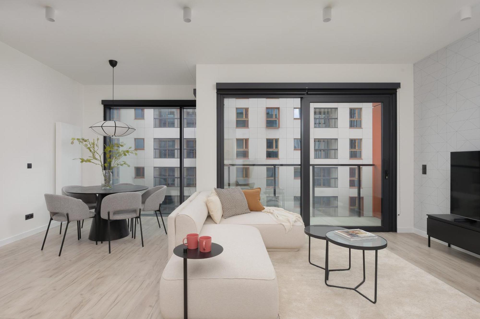 Apartment Luxury Towarowa Towers With Parking And Air Conditioning In Warsaw's Wola District By Renters Prestige Warsaw