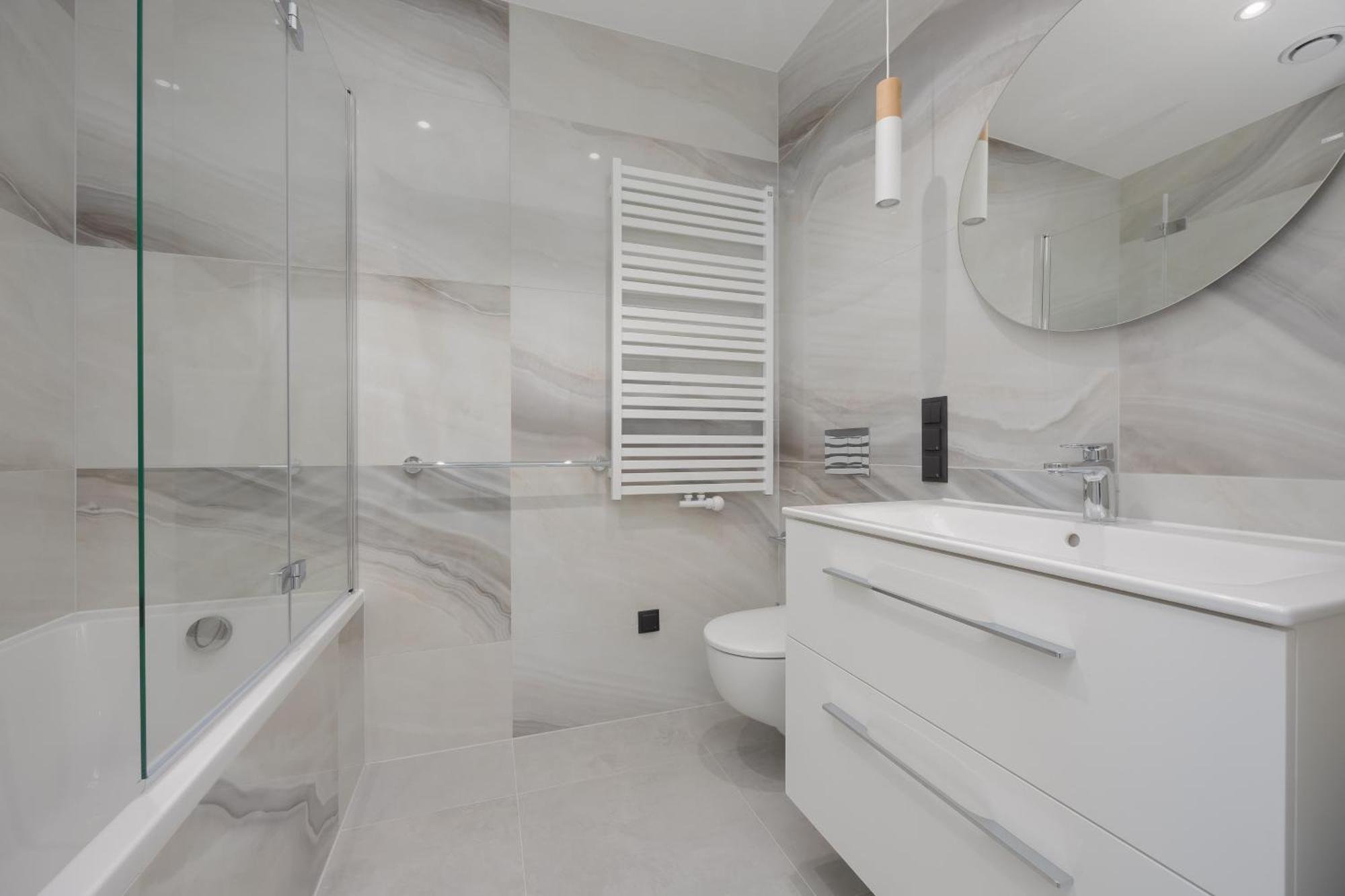 Luxury Towarowa Towers With Parking And Air Conditioning In Warsaw's Wola District By Renters Prestige Apartment