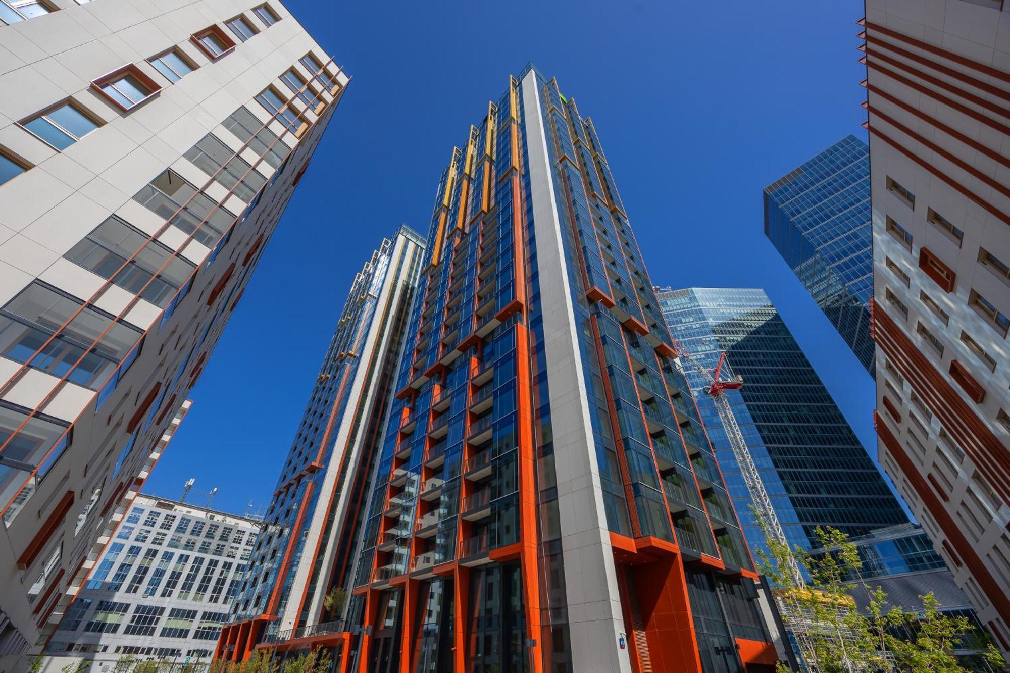 Luxury Towarowa Towers With Parking And Air Conditioning In Warsaw's Wola District By Renters Prestige