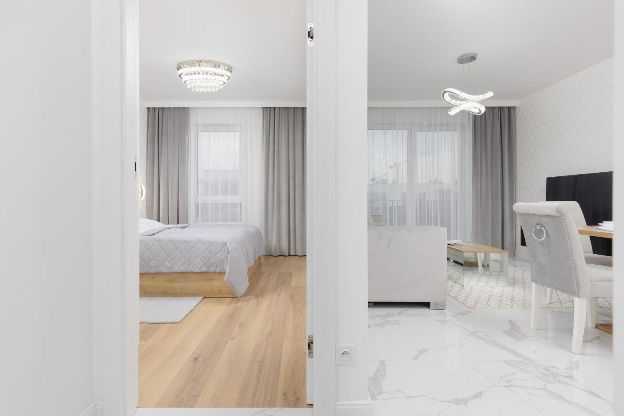 Praga Arte With Parking & Balcony By Renters Apartment Warschau