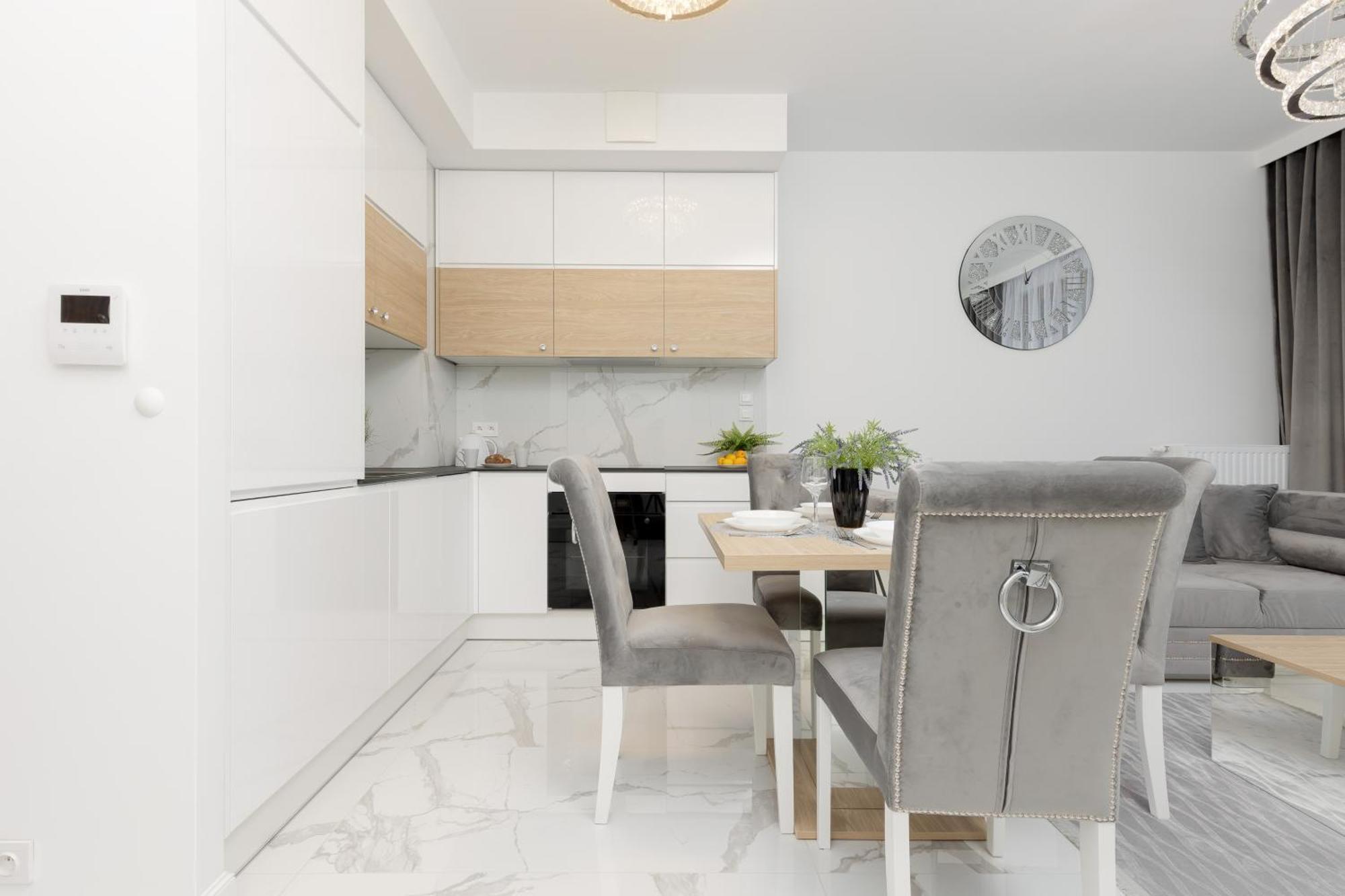 Sarmacka With Gym, Sauna And Parking By Renters *