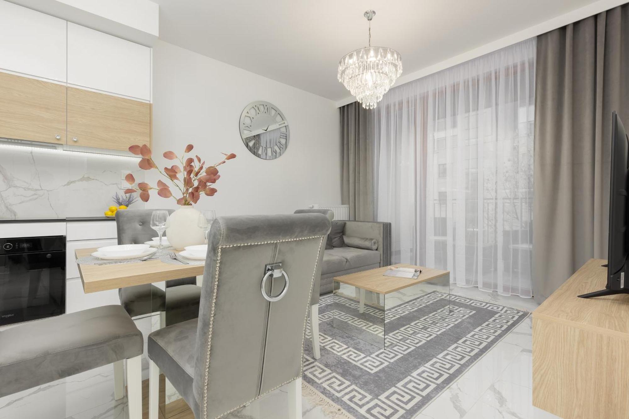 Sarmacka With Gym, Sauna And Parking By Renters