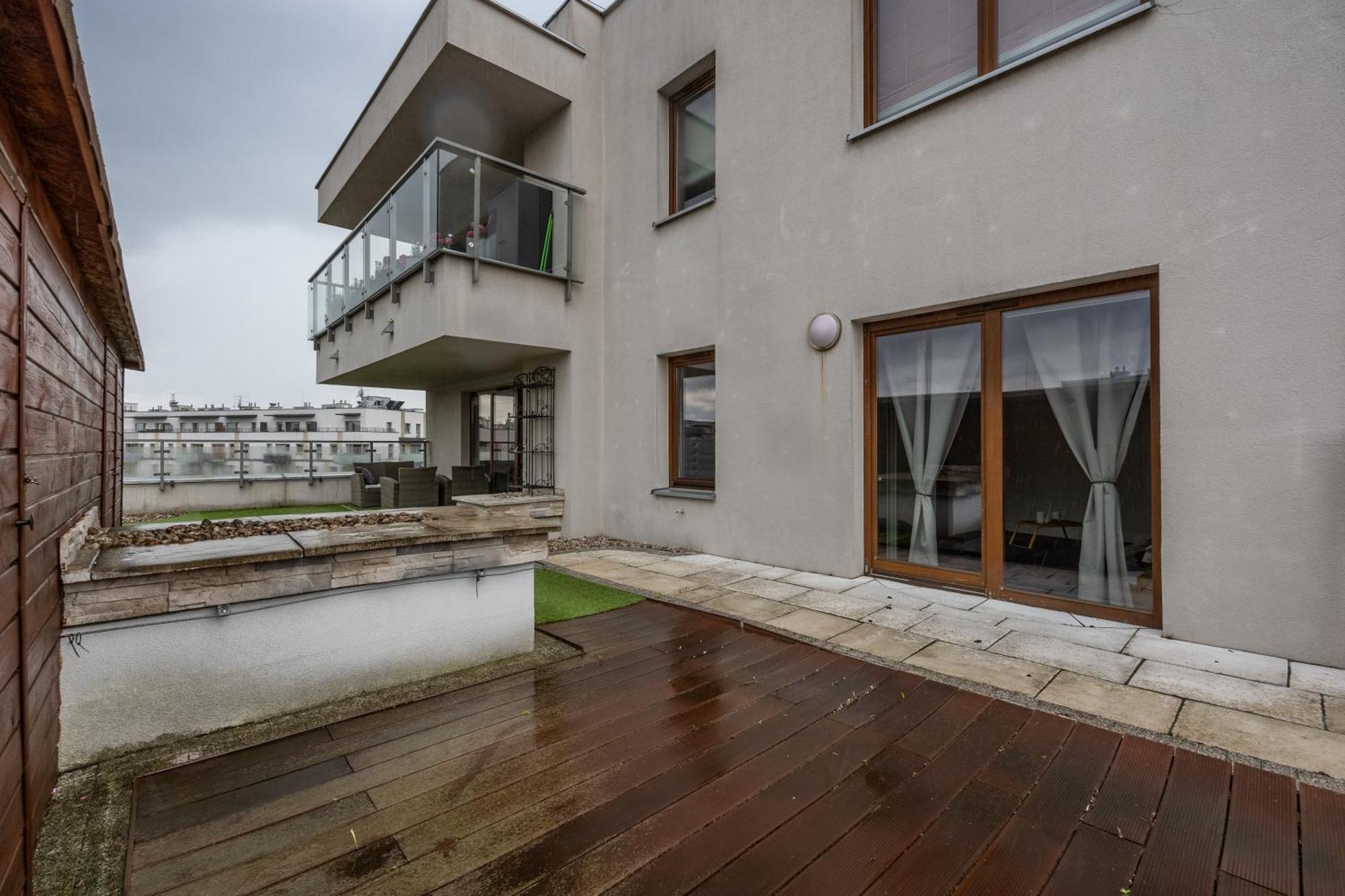 Sokratesa Business - 52m2 Terrace, Parking, Metro Nearby - By Rentujemy * Warschau