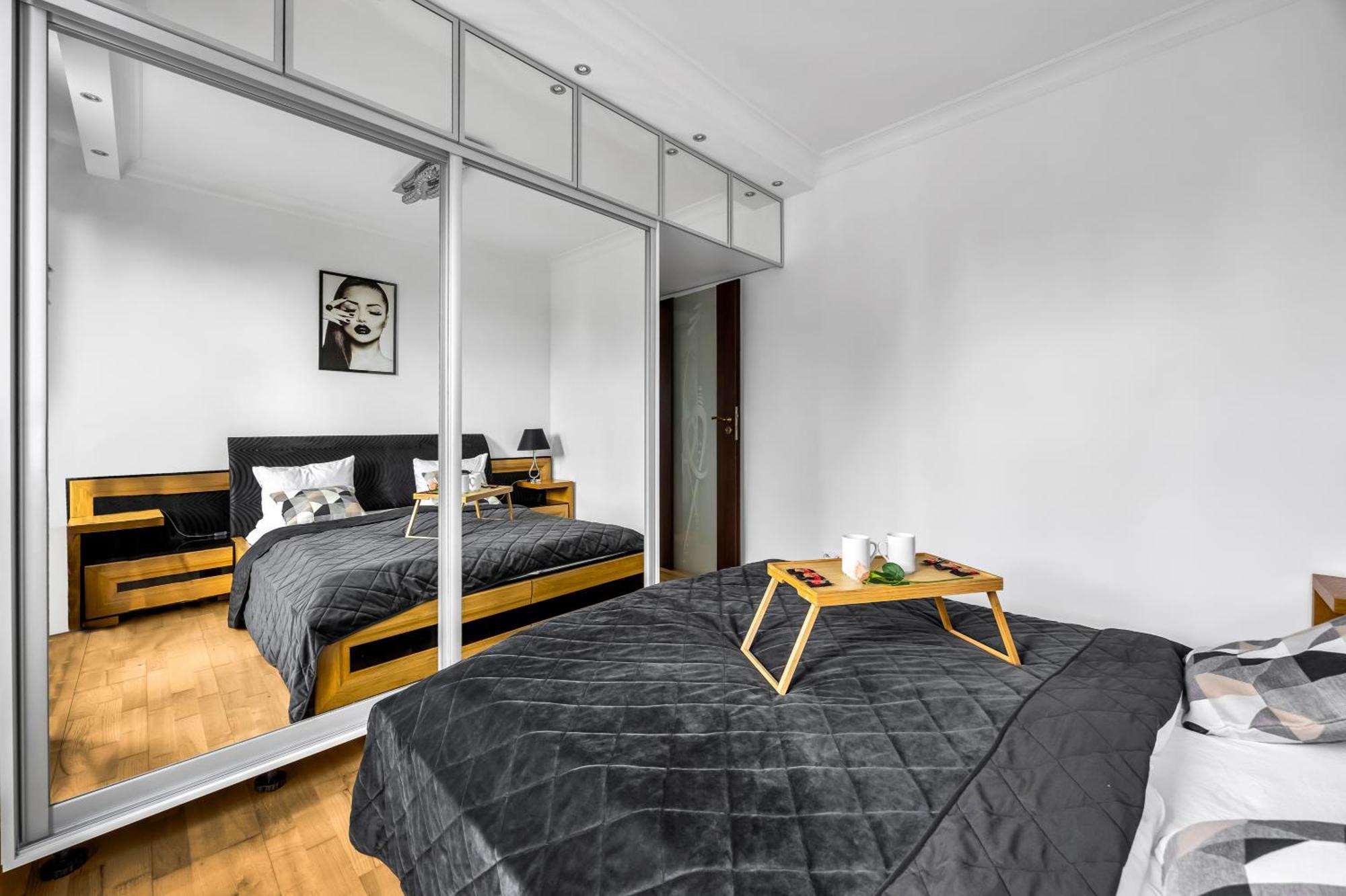 Apartment Sokratesa Business - 52m2 Terrace, Parking, Metro Nearby - By Rentujemy Warschau