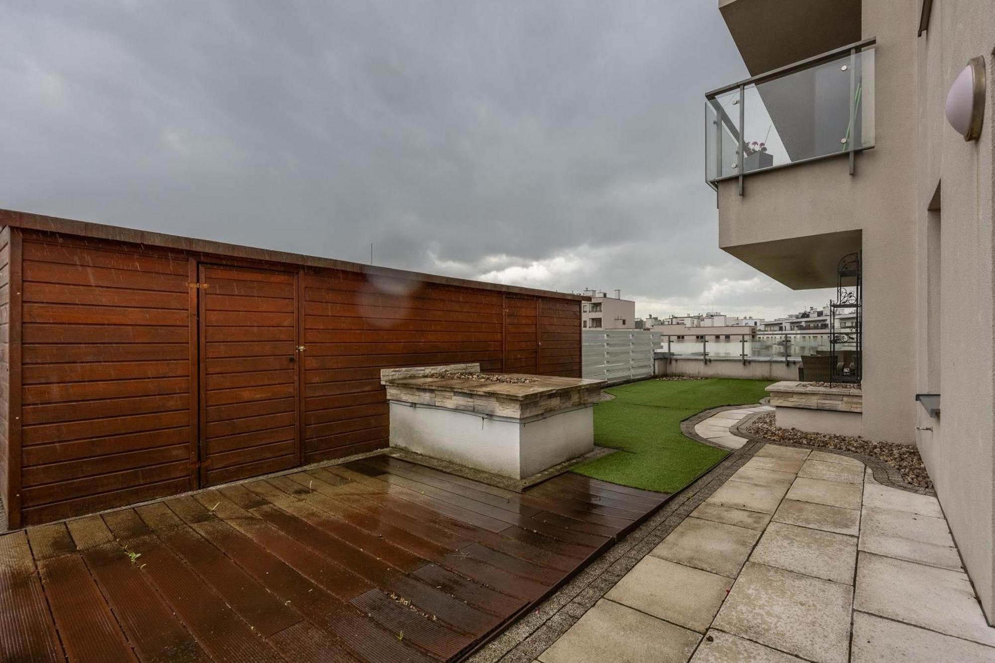 Apartment Sokratesa Business - 52m2 Terrace, Parking, Metro Nearby - By Rentujemy Warschau
