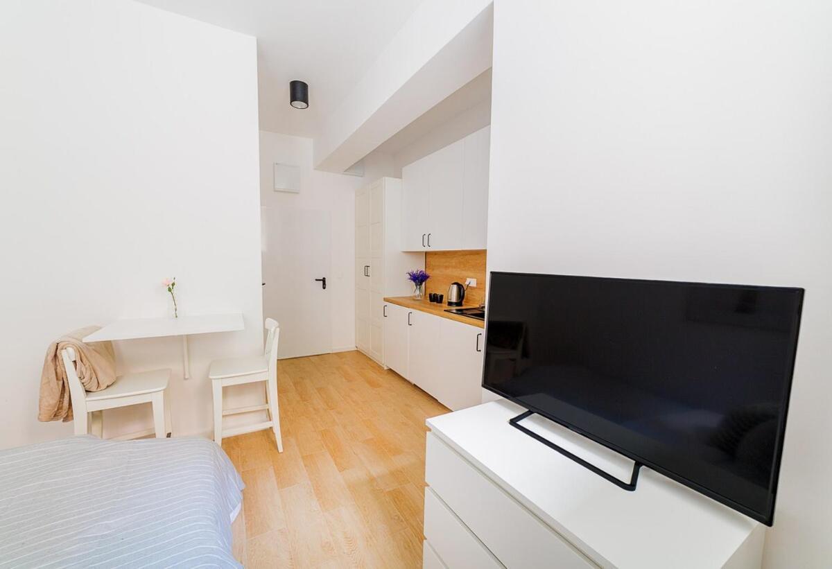 Jasna I Funkcjonalna Kawalerka - Centrum Apartment Warsaw