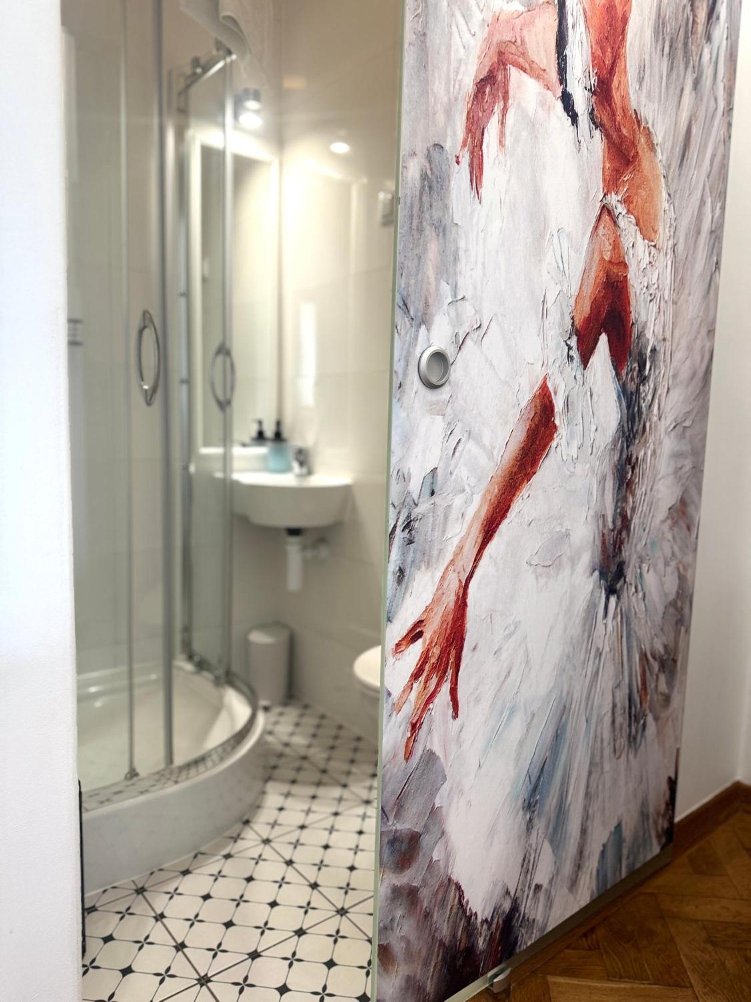 Apartment Nurska Nearby Ul Francuska I Stadion Narodowy Pge, National Stadium