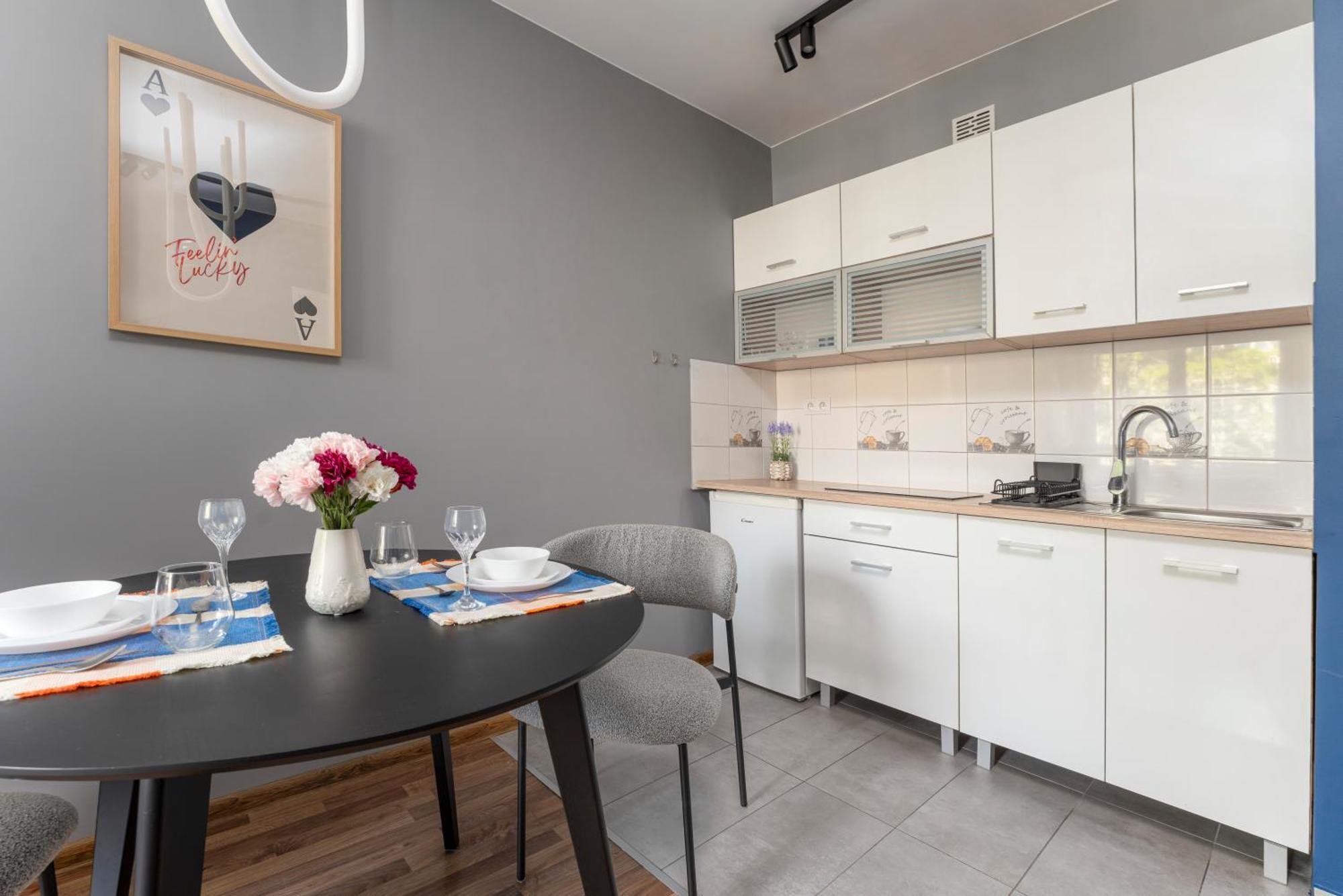 Apartment Ogrodowa Sunny Warsaw