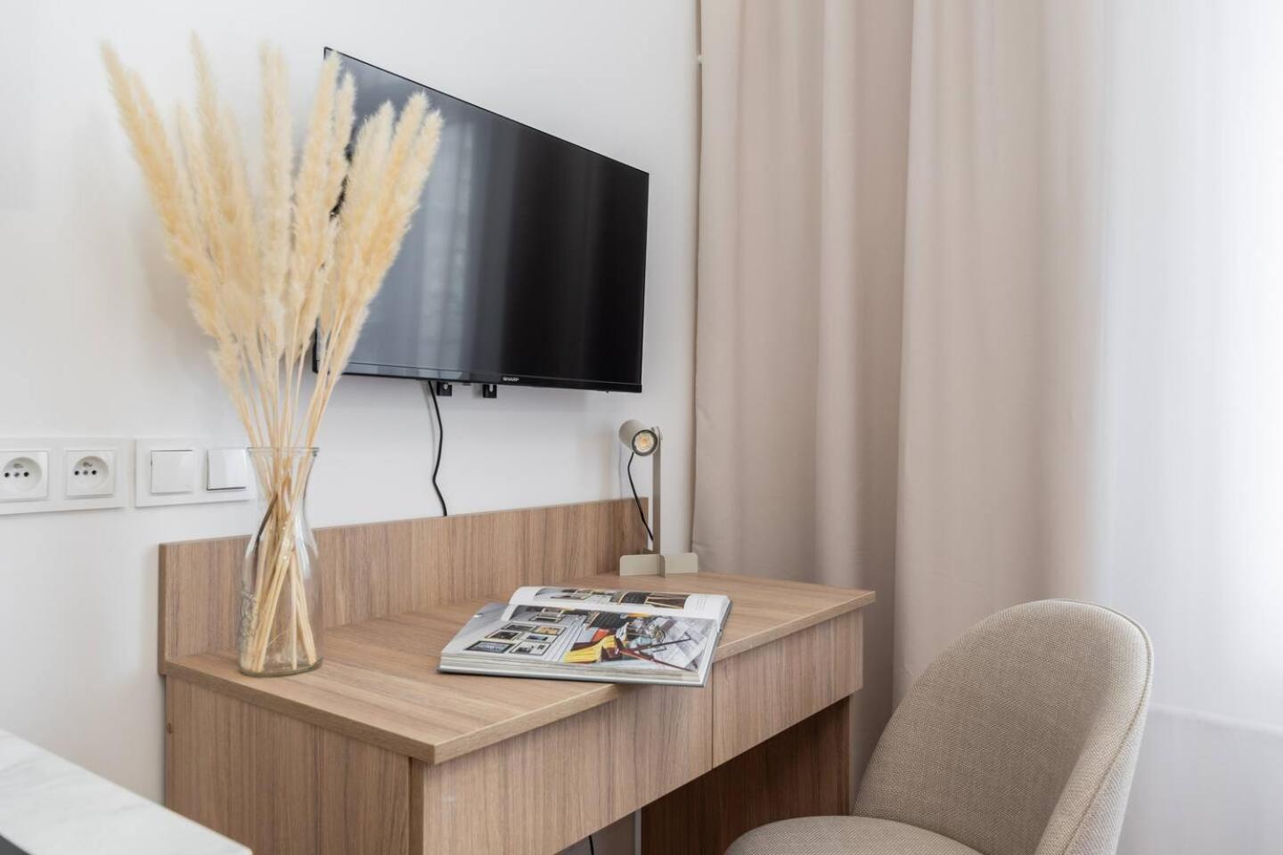 Stylish Studio Apartments In City Center Sienna *